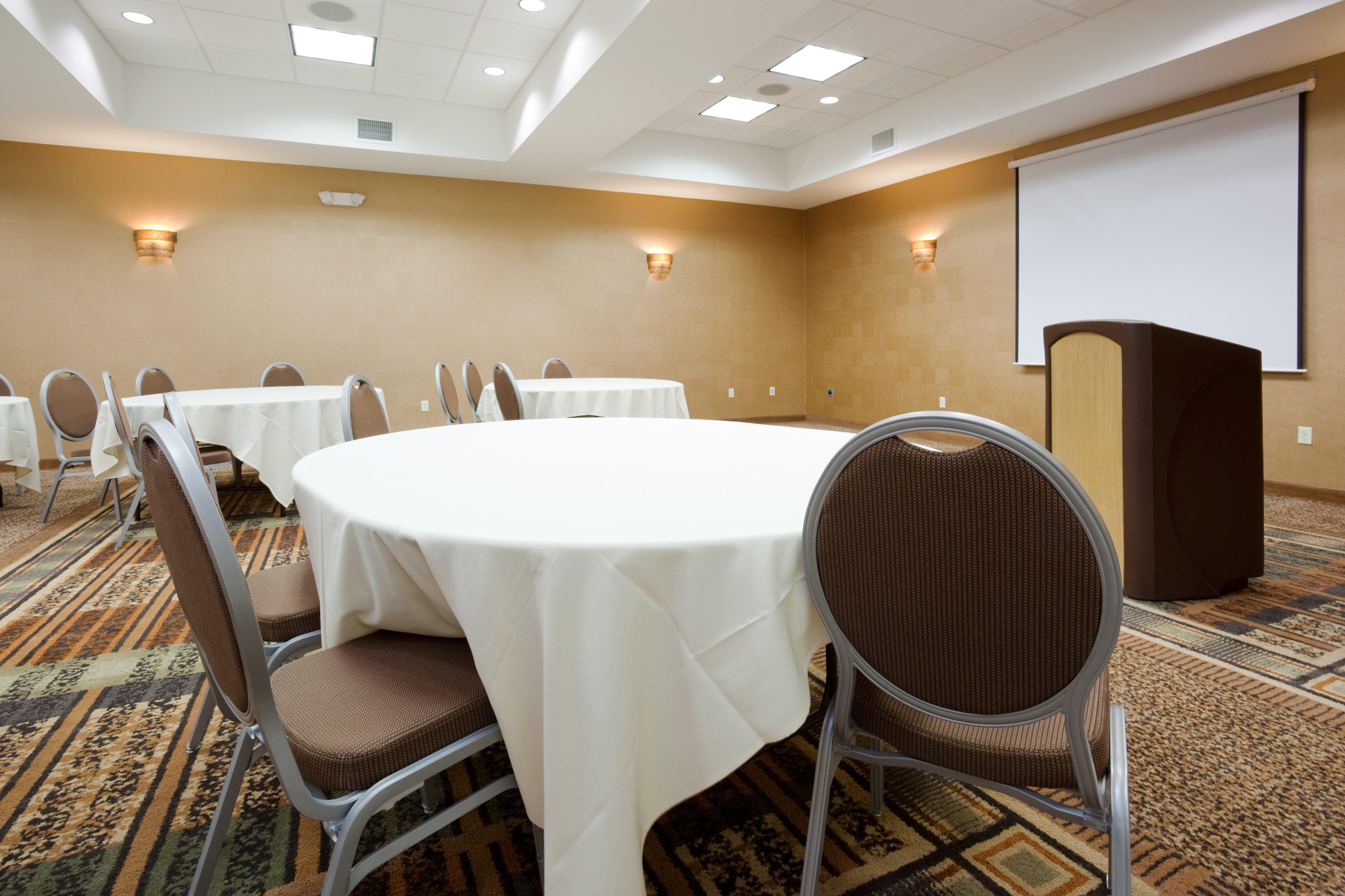 Holiday Inn & Suites Green Bay Stadium By Ihg Exterior photo