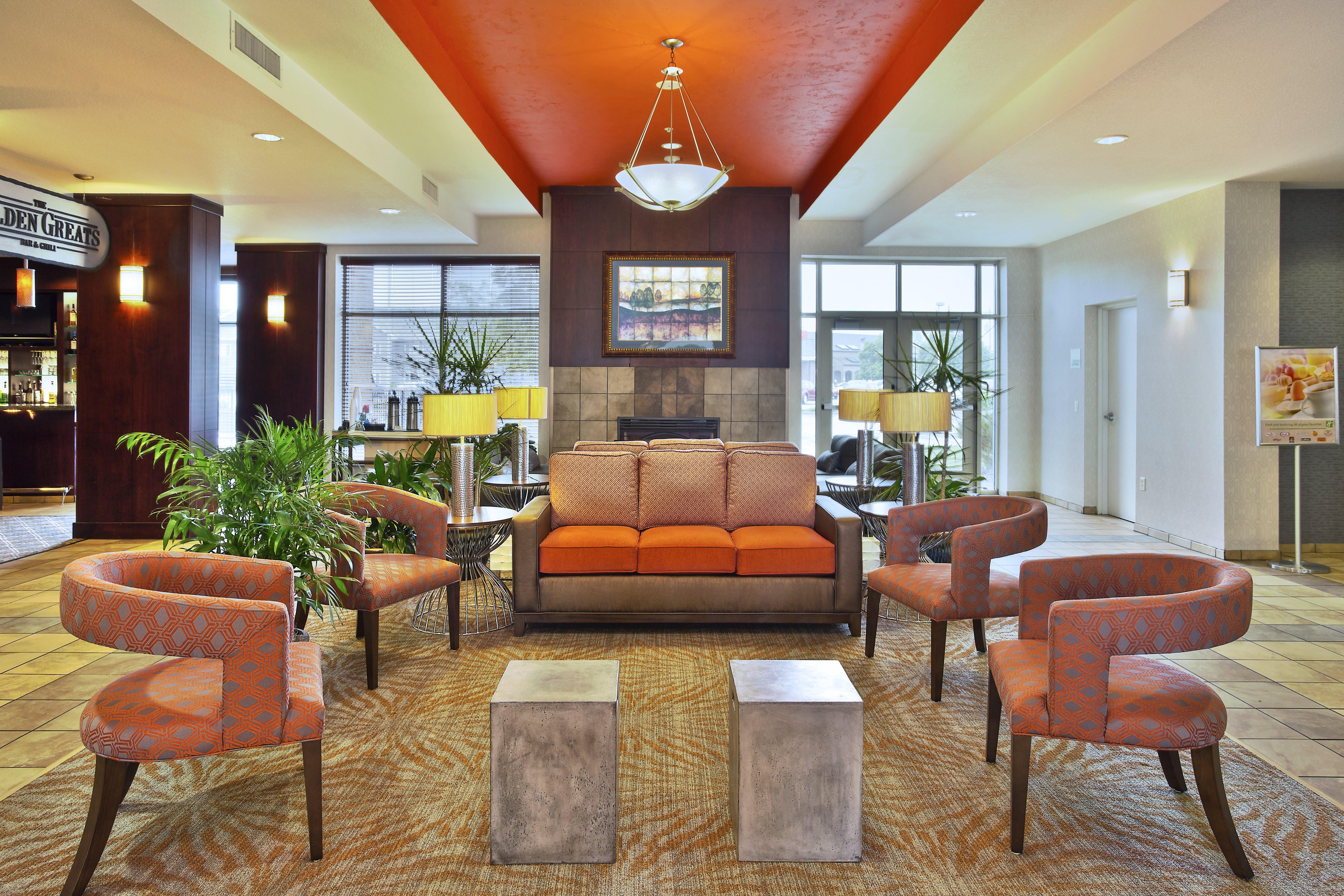 Holiday Inn & Suites Green Bay Stadium By Ihg Exterior photo