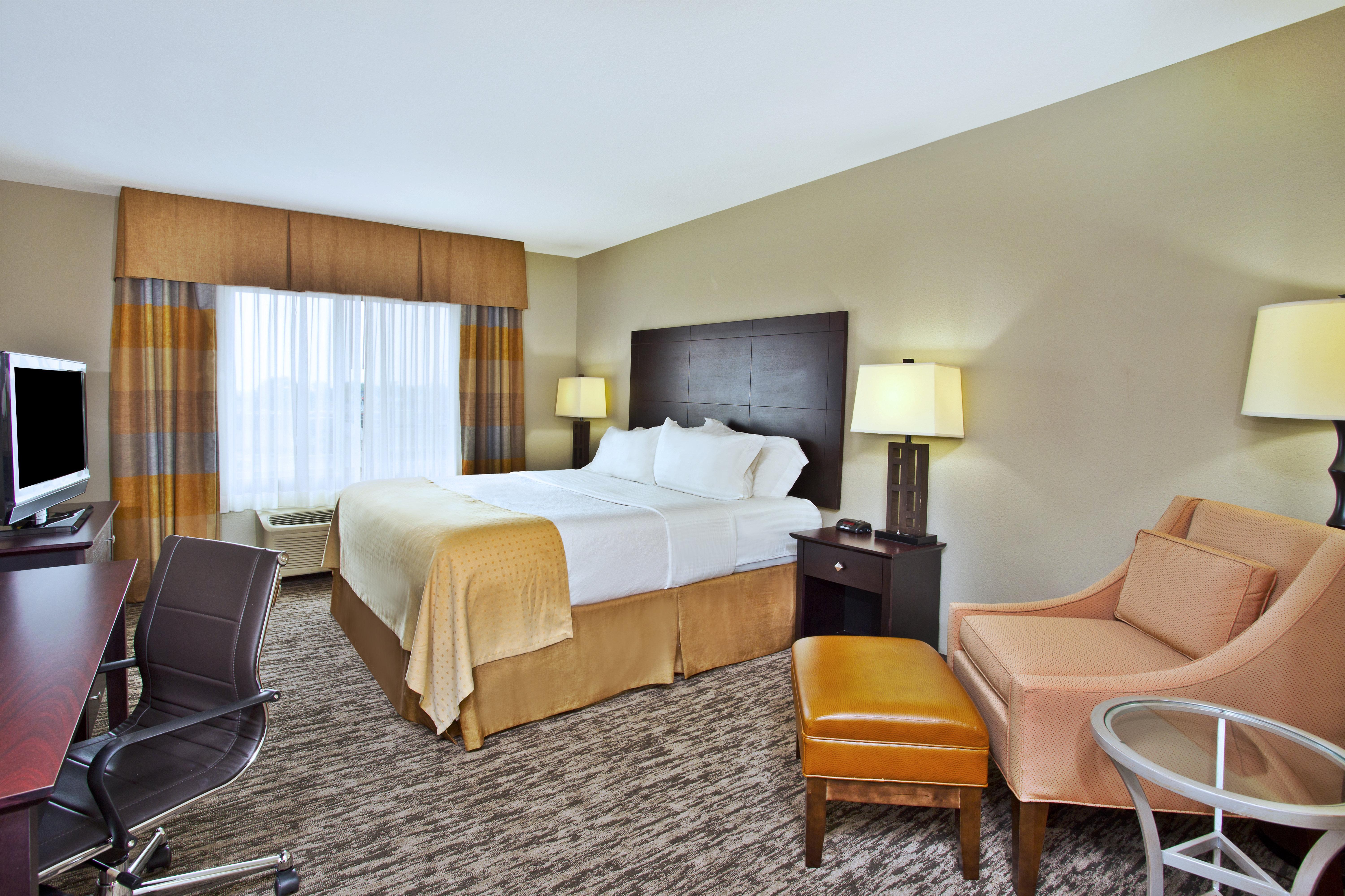 Holiday Inn & Suites Green Bay Stadium By Ihg Exterior photo
