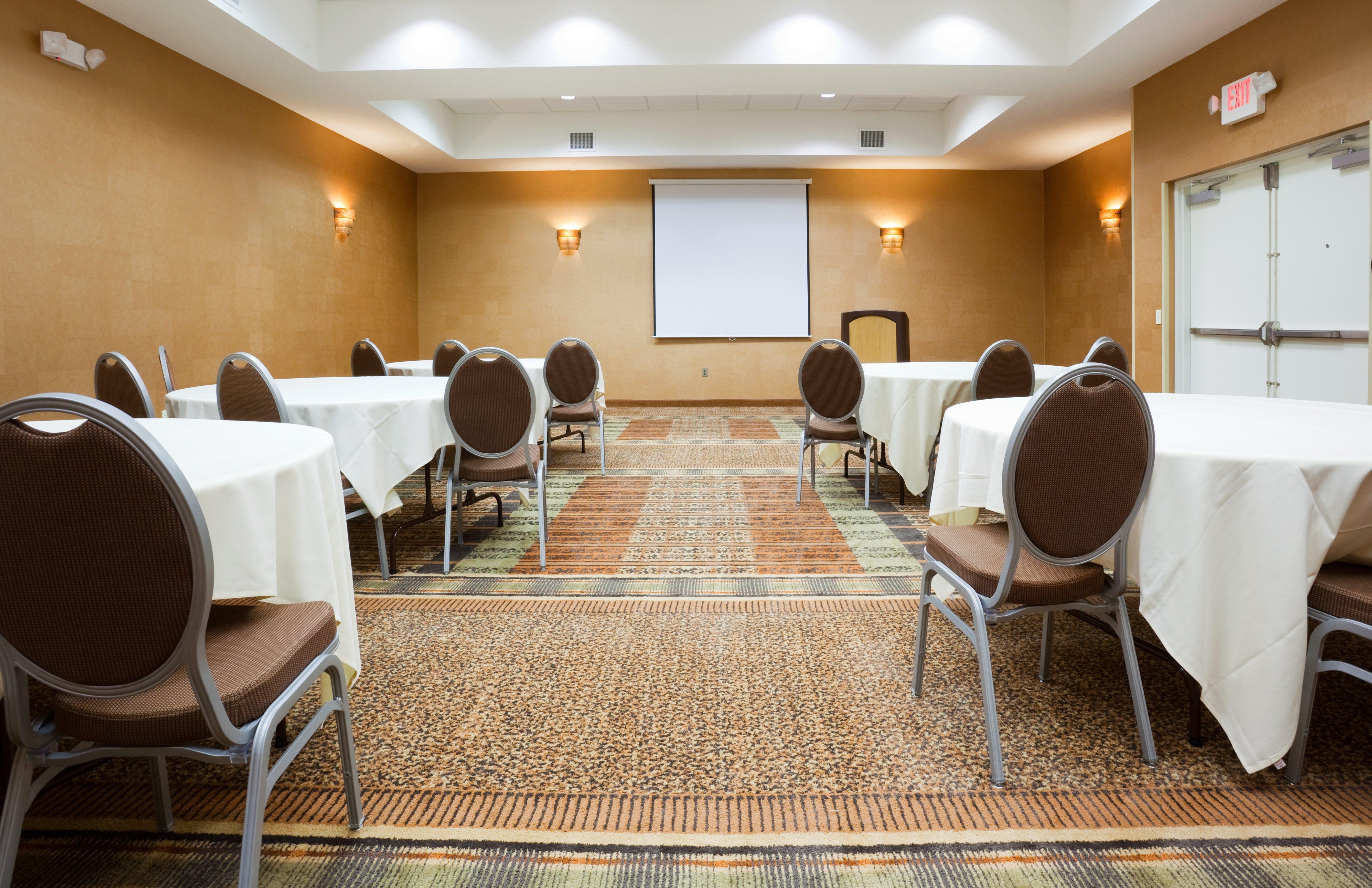 Holiday Inn & Suites Green Bay Stadium By Ihg Exterior photo
