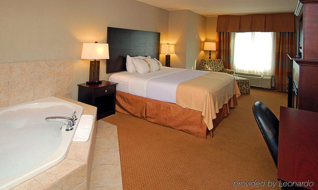 Holiday Inn & Suites Green Bay Stadium By Ihg Exterior photo