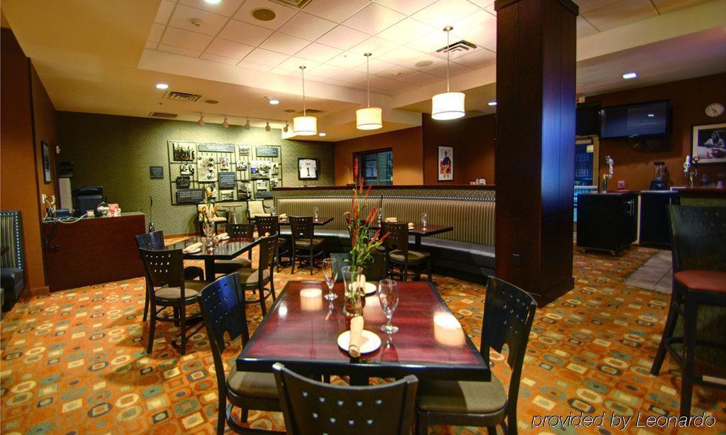 Holiday Inn & Suites Green Bay Stadium By Ihg Exterior photo